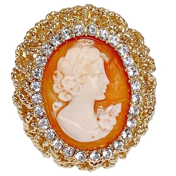 Signed Amedeo Gold Tone Victorian Revival Resin Cameo Statement Ring Size 7.25 - Picture 3 of 11